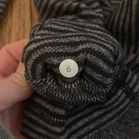Lululemon Run: Turn Around Long Sleeve - Size 6 - Picture 3 of 4